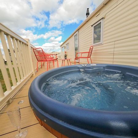 Tattershall Lakes - Hot Tub Breaks Exteriör bild